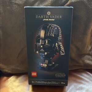LEGO Star Wars Darth Vader Helmet Set - Black